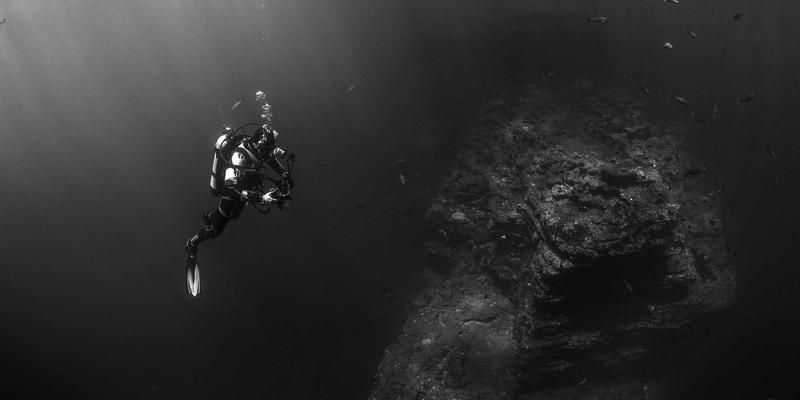 元宇宙中的道德失范：虚拟性骚扰与财产侵犯背后的生物伦理、大数据伦理与人工智能伦理危机