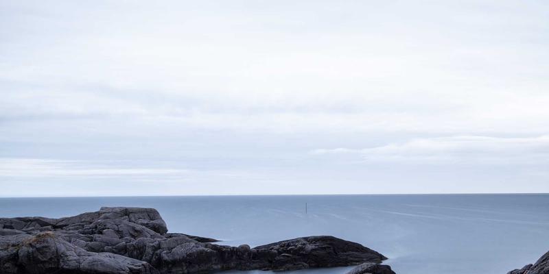 技术伦理与社会责任视角下的环境智能监控：智能家居与办公空间的隐私侵蚀与伦理设计